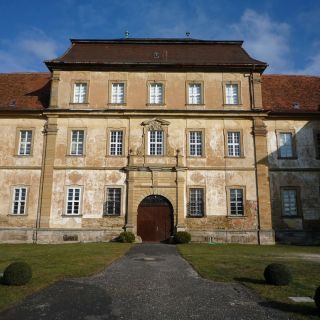 Das Schloss vom Innenhof aus gesehen - Schloss Sulzheim in der ErlebnisRegion Steigerwald