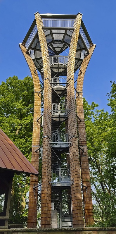 Der neue Zabelstein-Turm 2022 - Aussichtsturm Zabelstein in der ErlebnisRegion Steigerwald