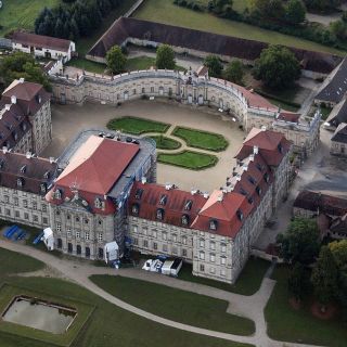 Schloss Weißenstein Nord-West-Ansicht, Luftaufnahme  - Schloss Weissenstein in Pommersfelden in der ErlebnisRegion Steigerwald