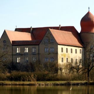 Rundwanderweg vom Fischereimuseum zu Schloss Neuhaus  - Jagd- und Fischereimuseum in Adelsdorf in der ErlebnisRegion Steigerwald