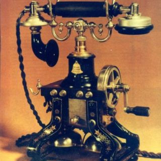Altes Telefon zum Zwecke der Kommunikation - Museum für Kommunikation- und Bürogeschichte Bamberg in der ErlebnisRegion Steigerwald